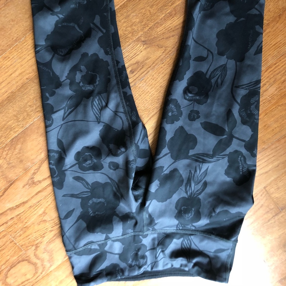 Flower print lulu crop